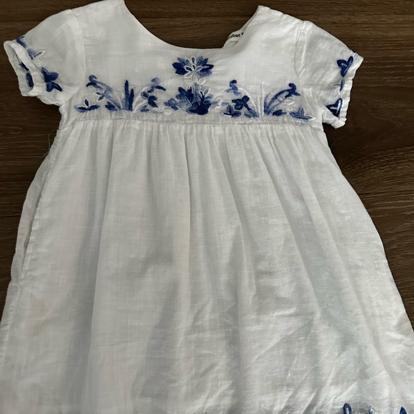 100% Roller Rabbit cotton white dress with blue embroidered flowers - Picture 2 of 12